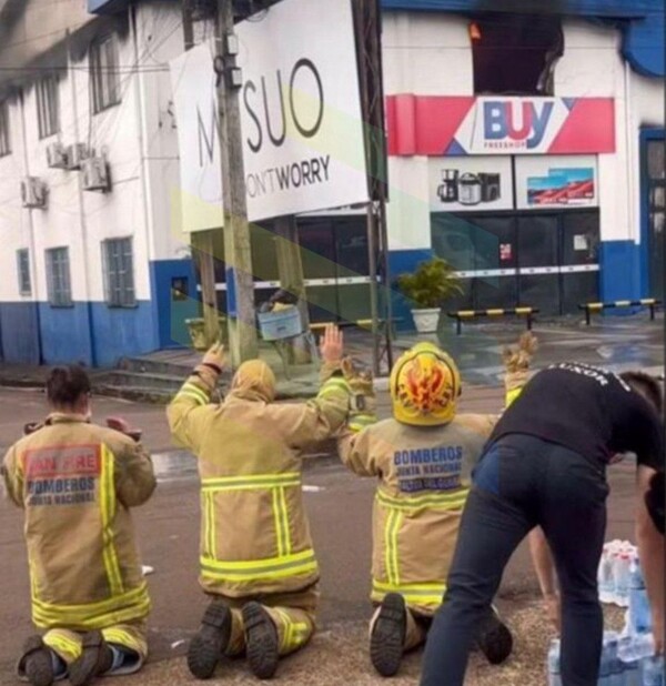 Popular / La imagen del día tras el feroz incendio en Salto del Guairá
