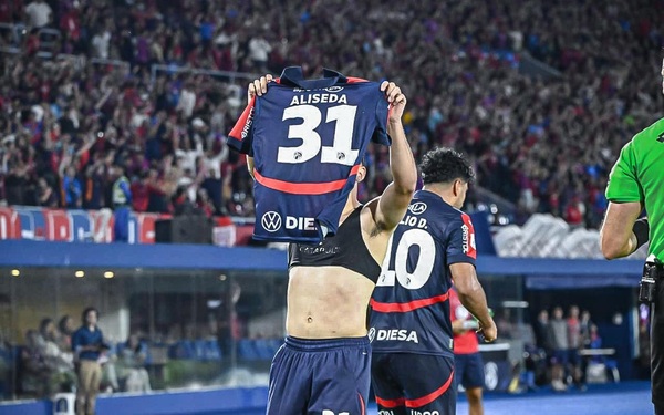 Cerro Porteño gana la "final anticipada" a Guaraní y sueña con el título