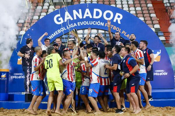 ¡Orgullo albirrojo en la arena!