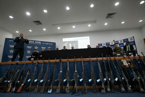 Armas importadas legalmente a Paraguay terminan en manos del Comando Vermelho, según investigación de la BBC - Nacionales - ABC Color