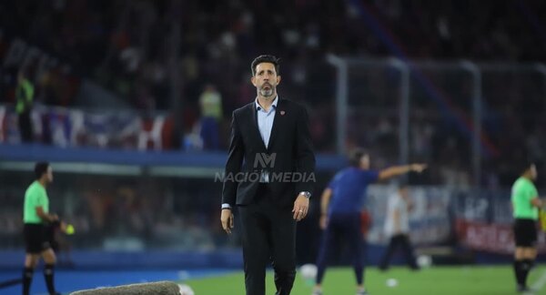 Versus / Bava destaca "la energía en La Olla" como factor clave del triunfo de Cerro