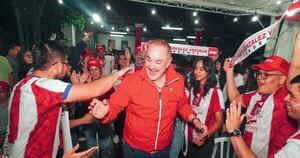 La Nación / Roberto González Vaesken: “Nos unimos todos los colorados”