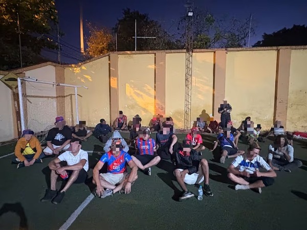 Dos policías heridos y más de 40 demorados tras incidentes en La Nueva Olla