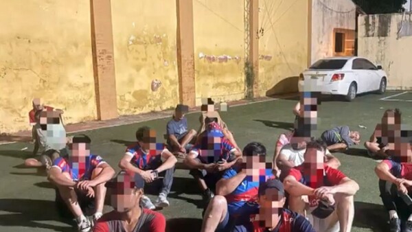 Dos policías resultan heridos tras enfrentamiento con hinchas de Cerro Porteño
