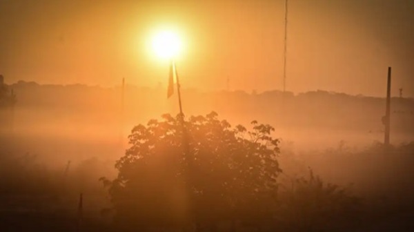 Calor, neblinas y chaparrones para este lunes