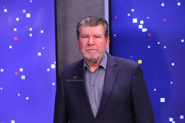 Popular / Oposición con peleas y faltas de acuerdos benefician a la ANR, he' i politólogo