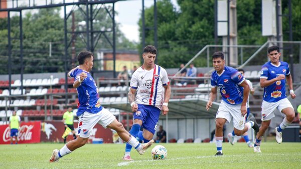 “3” empata y comparte la punta