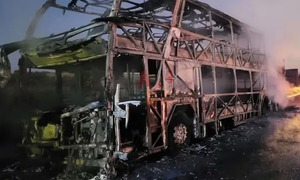 Bus paraguayo ardió en llamas camino a Buenos Aires - OviedoPress