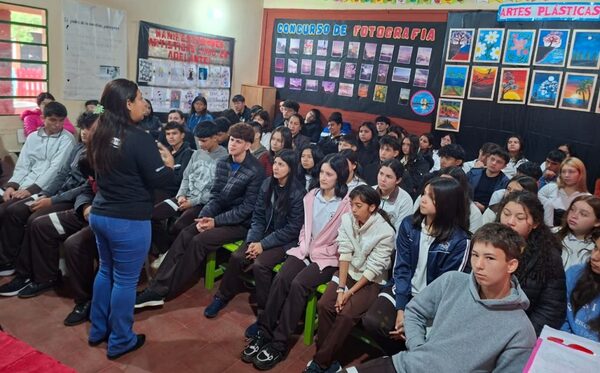 “Noviazgo sin Violencia” llegó a más de 500 estudiantes en Coronel Oviedo y Tobatí