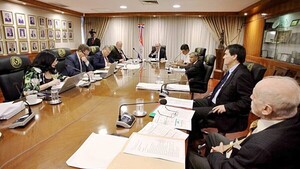 Víctimas de la mafia de los pagarés presentan pedido de juicio político al presidente de la Corte