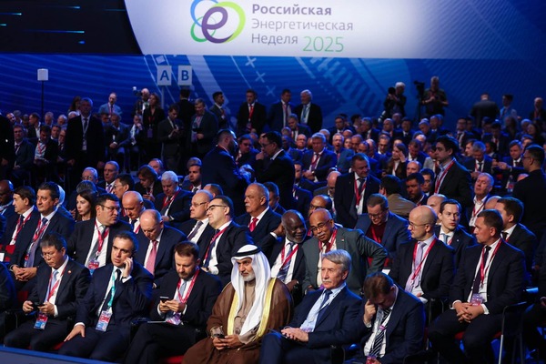 OPEP+: aumento mínimo en diciembre y pausa en 2026