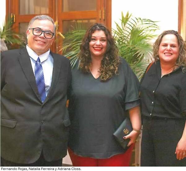 Milda Rivarola y su distinción cultural por el gobierno francés