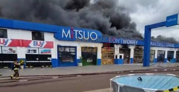 Fuego arrasa depósito en Saltos del Guairá