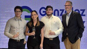 González Giménez celebró 73 años compartiendo emociones con los hogares paraguayos