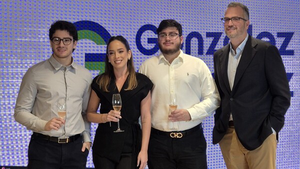 González Giménez celebró 73 años compartiendo emociones con los hogares paraguayos