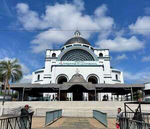Basílica de Caacupé implementa sistema QR para recibir donaciones de los fieles  - Nacionales - ABC Color