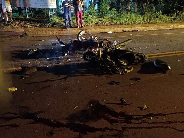 Dos muertos tras colisión frontal de motocicletas en Cambyretá - Policiales - ABC Color