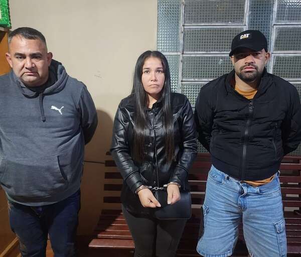 Detienen a tres descuidistas con celulares hurtados durante la Fiesta de la Cerveza - Policiales - ABC Color