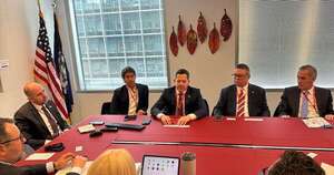 La Nación / Presidente de Diputados y embajador paraguayo se reúnen con DFC de Estados Unidos