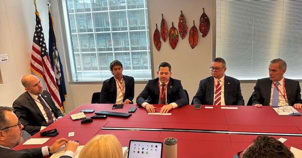 La Nación / Presidente de Diputados y embajador paraguayo se reúnen con DFC de Estados Unidos