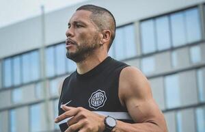 Olimpia pone a Richard Ortiz ante una difícil decisión