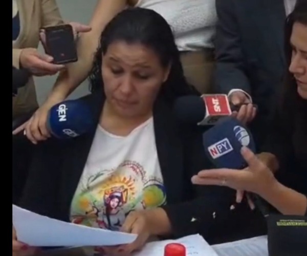 Mafia de los pagarés: “Tengo que jubilarme 20 veces para poder pagar un microondas” - trece