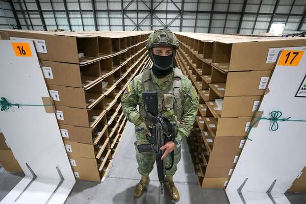 Ecuador se alista para referendo que abriría el camino a una Constituyente - Mundo - ABC Color