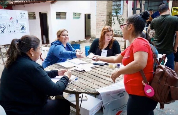 Más de 200 miembros de mesa son funcionarios municipales, afirman - ADN Digital