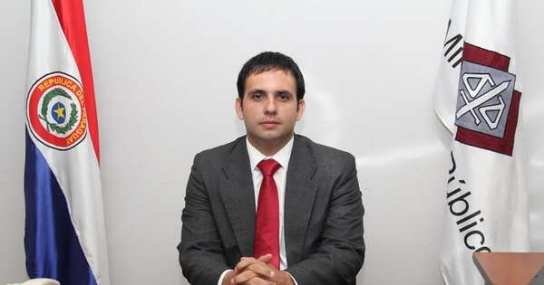 La Nación / Investigan a una persona por presunto título falso de abogado