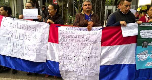 La Nación / Docente debe más de G. 3 mil millones por un microondas