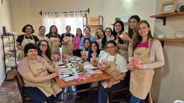 Del desempleo a éxito: Taller de cursos de velas artesanales