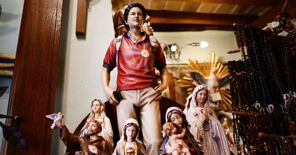 La Nación / Periodista atribuye milagro a Carlo Acutis