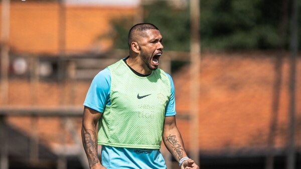 Olimpia recupera a Richard Ortiz