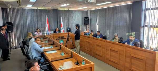 Presupuesto municipal 2026: concejales plantean aumento salarial del 10 % para todos los funcionarios, pero la Intendencia planea privilegiar a unos pocos - San Lorenzo Hoy