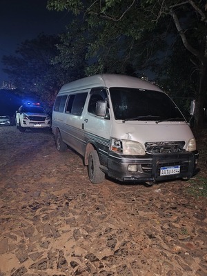 Presidente Franco: asaltan furgoneta que transportaba vasos térmicos y perfumes