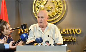 Senador Kobylanski crea página web para regalar parte de su salario - OviedoPress