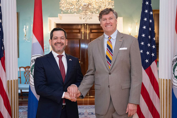 Raúl Latorre impulsa mayor cooperación con Estados Unidos - trece