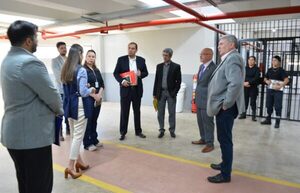 Defensor del Pueblo visita COMPLE en Emboscada y resalta avances en derechos humanos