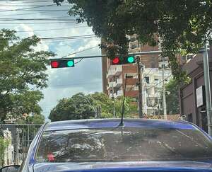 AUDIO: Más semáforos en Asunción: hay 21 nuevos cruces y se vienen otros  - A La Gran 7-30 - ABC Color