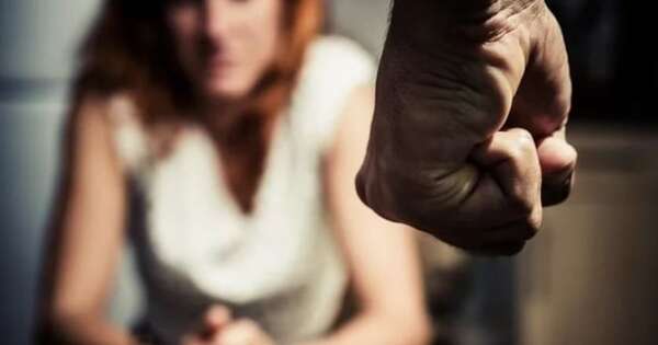 La Nación / Mujer fue golpeada brutalmente por su pareja frente a sus hijos: el agresor fue detenido
