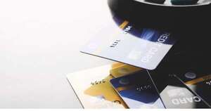 La Nación / Cae morosidad de tarjetas de crédito y crece el fondeo del sistema financiero