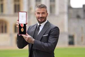 David Beckham fue nombrado oficialmente Caballero por Carlos III - Gente - ABC Color