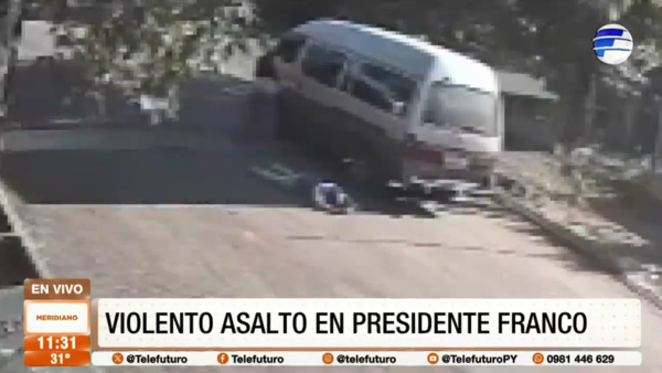 Delincuentes armados interceptan furgoneta y se llevan toda la carga en minutos