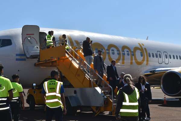 Aerolínea lanza una  campaña de descuento para volar a Argentina: estos son los precios  - Viajes - ABC Color