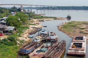 Descenso acelerado del río Paraguay genera preocupación por transporte fluvial - ADN Digital