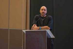 Valentino Gallo, Chief Technology Officer, fue ponente principal de un seminario de IA - trece