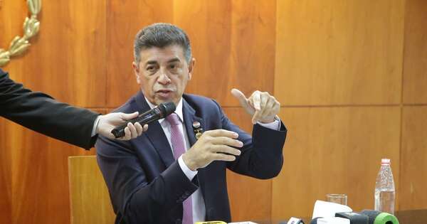 La Nación / Ministro Víctor Ríos defiende pedido de perpetuarse en el cargo hasta los 75 años de edad