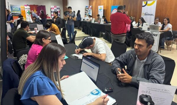 Expo Empleo Encarnación captó el interés de más de 800 postulantes
