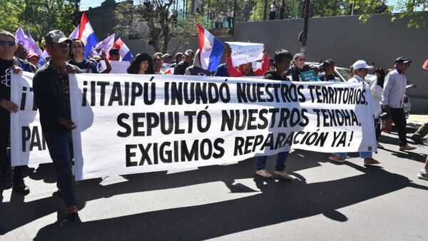 Indígenas desterrados por Itaipú exigen reparación y llevarán reclamo a la COP30