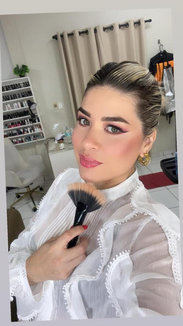 Popular / Reina del Makeup dará curso de maquillaje nocturno ¡gratuito!